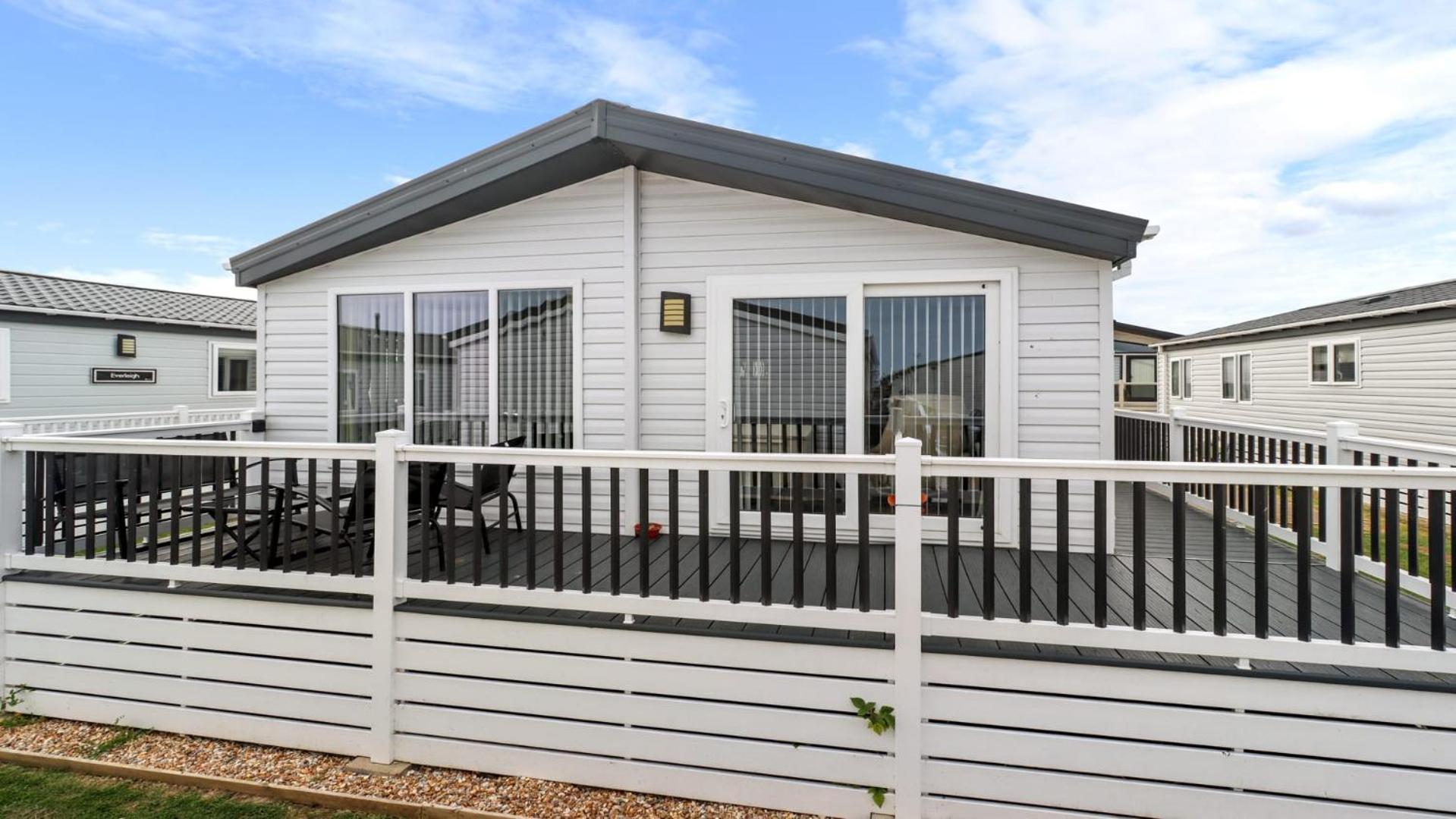 33 Beach Retreat Lodge Pevensey Bay Holiday Park Exterior photo